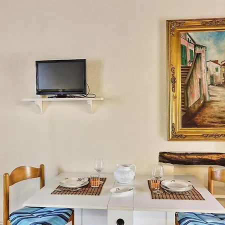 Casale Pozzo Al Moro 마리나디캄포